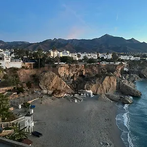 Nuevo Con Parking Y A 300 Metros Playa Nerja
